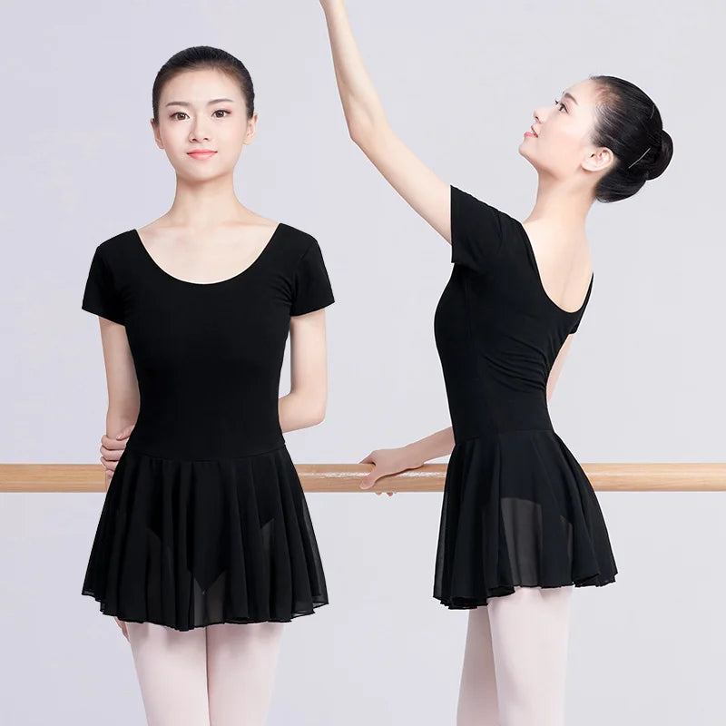 Justaucorps manches courtes avec jupette Céline