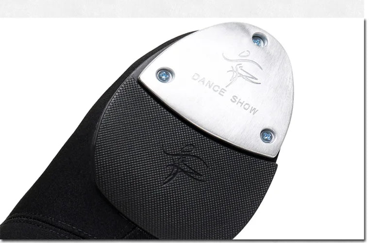 Chaussures de Claquettes unisexe Claude coloris noir ou rouge