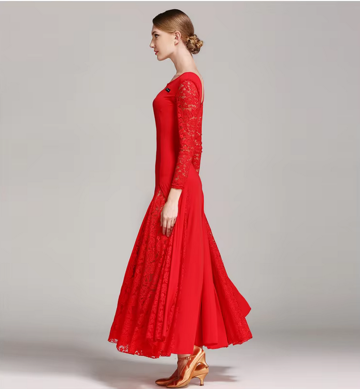 Robe longue manches longues et dentelle rouge Carmen
