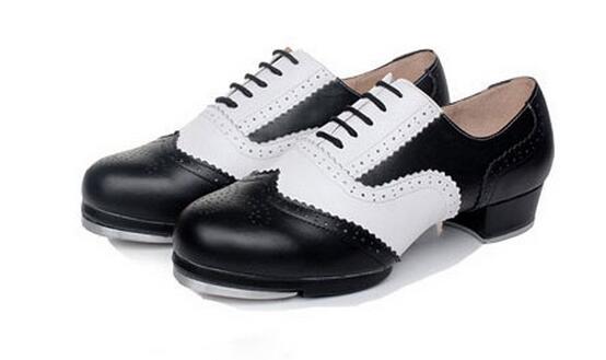 Chaussures Claquettes sneakers noir et blanc T41