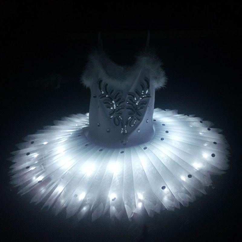 Robe Tutu bretelles lumières LED coloris blanc ou violet