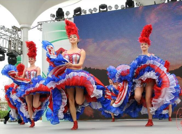 Ensemble Bustier Jupe FRENCH CANCAN sans coiffe