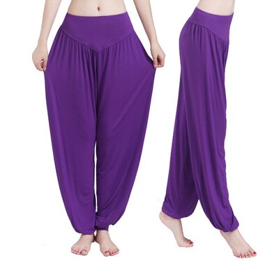 Pantalon large harem resserré aux chevilles