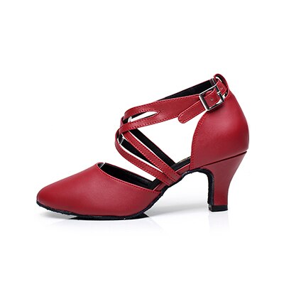 Chaussures de danse fermées en cuir coloris noir ou rouge - Talons de 5 à 8.3cm
